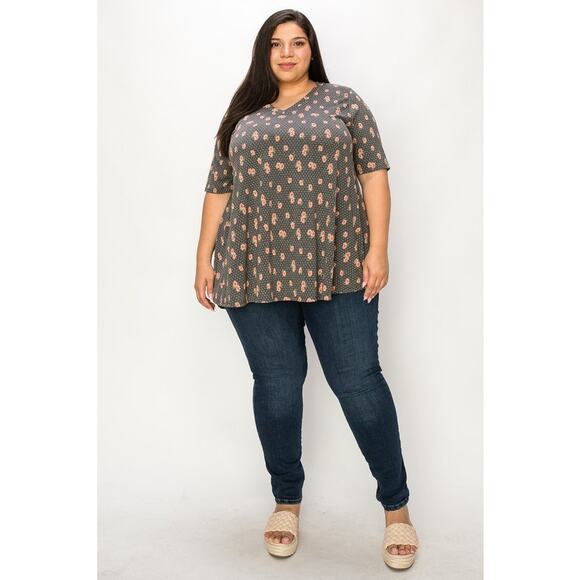 053 Curvy Lovey V-Neck Short Sleeves Floral Polka Dot Print Tunic Top in Gray - Picture 5 of 5